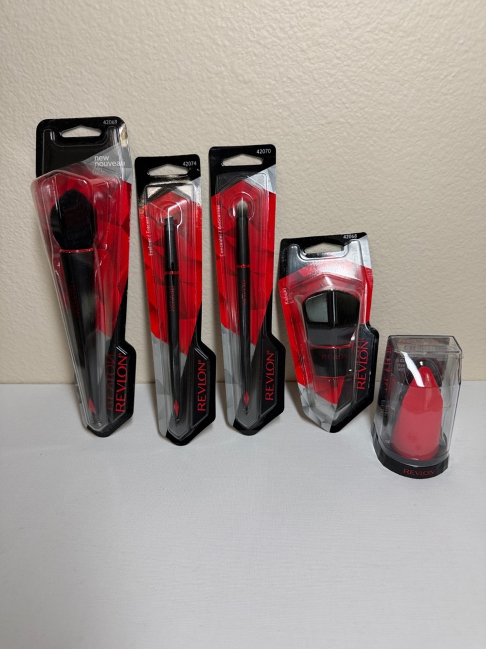 Revlon Red Makeup Brush and Sponge Lot of 5